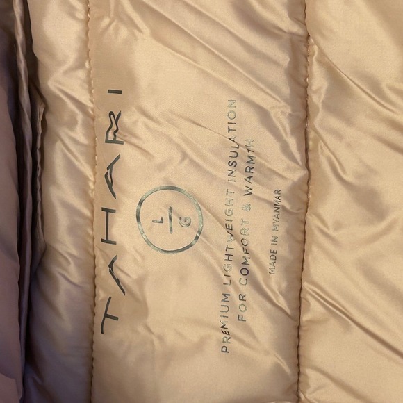 Tahari Women L Pink Ruffle Hooded Puffer Jacket Premium Lightweight Insulation l - Picture 6 of 8